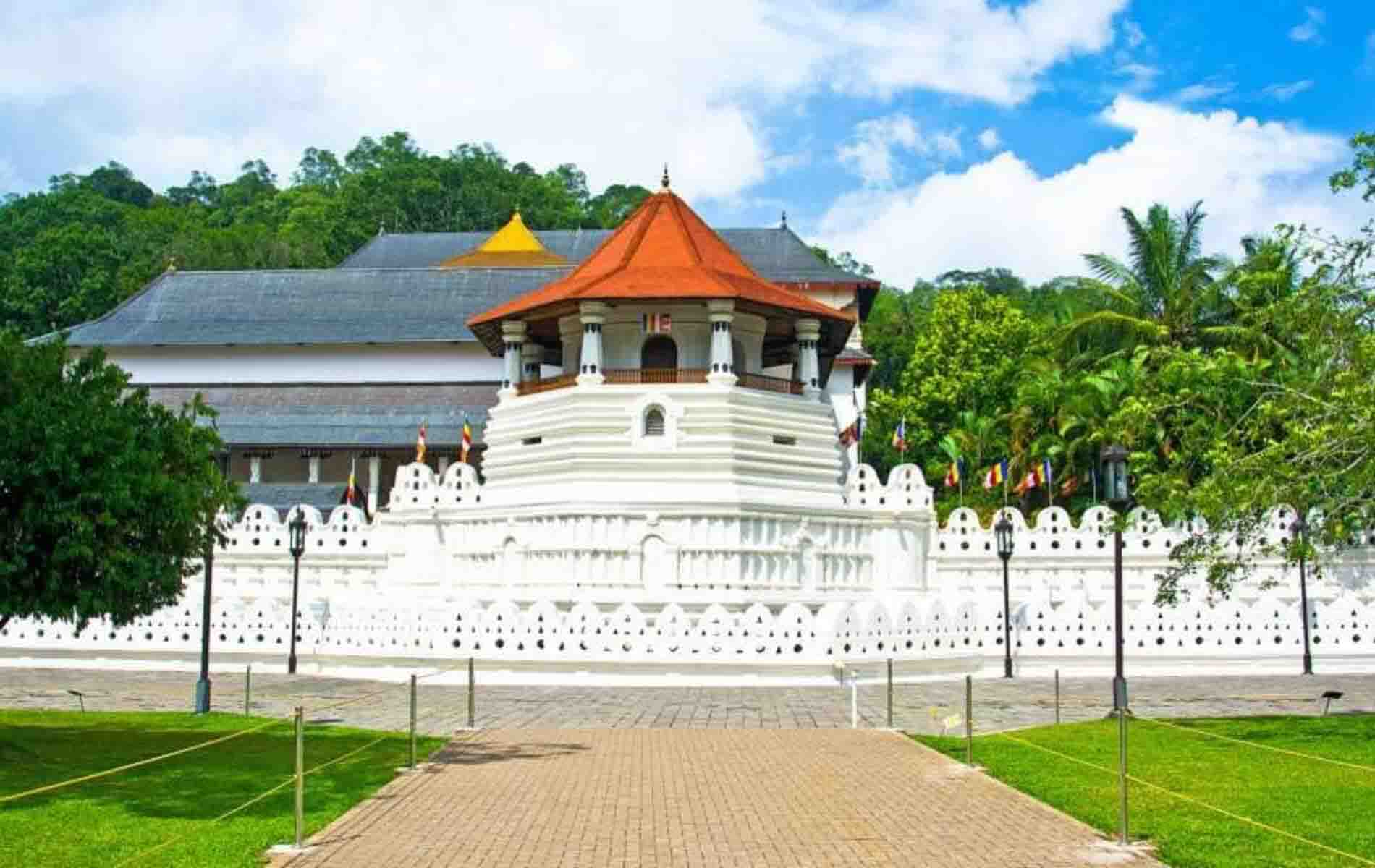 Arrival in Kandy