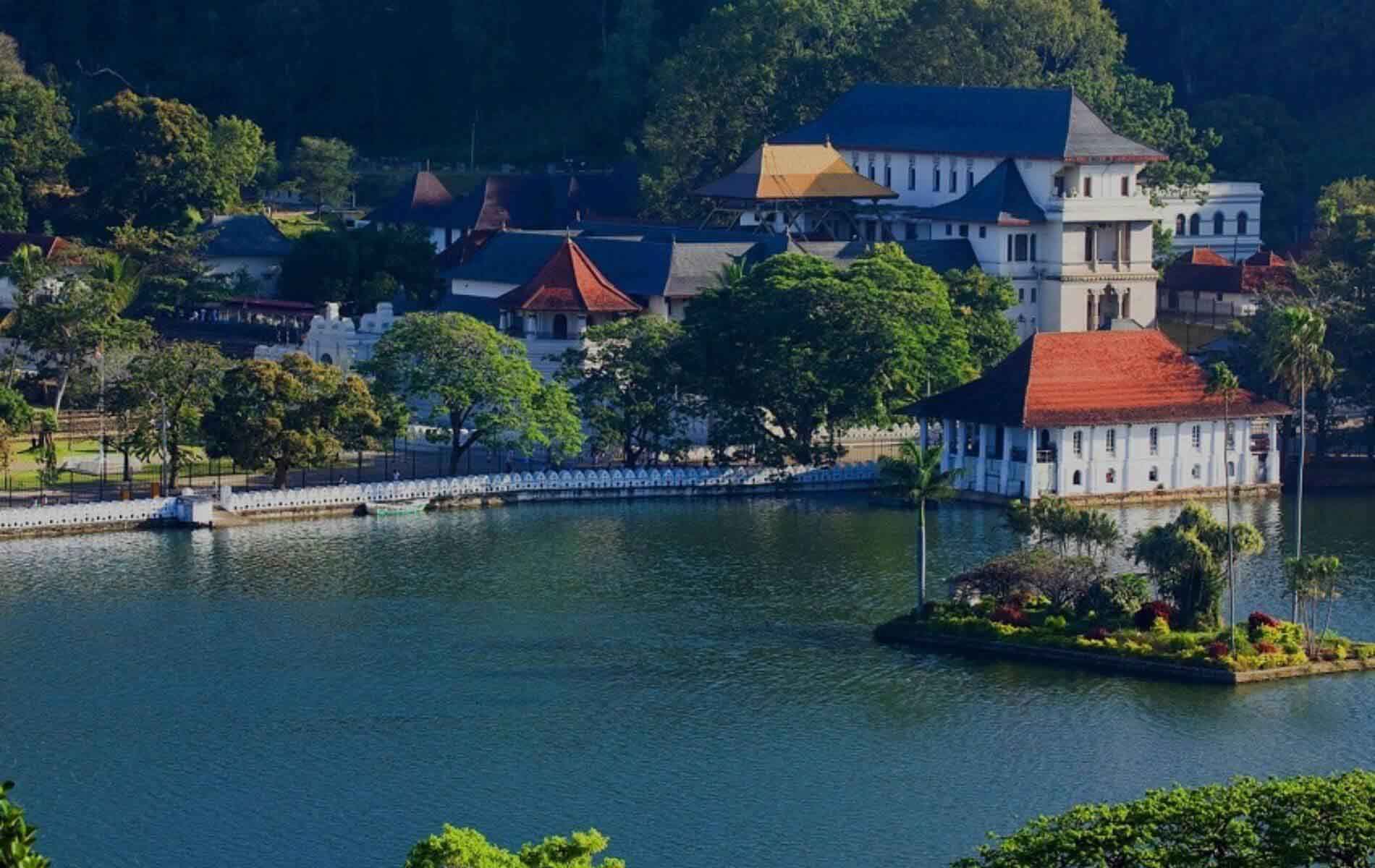 kandy lake