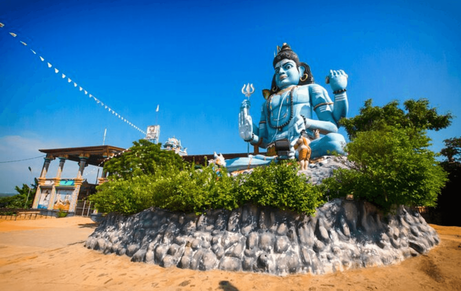 Anuradhapura Ancient City – Transfer to Trincomalee